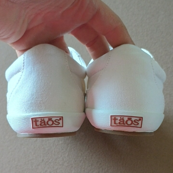 Taos Footwear Classic White Canvas Sneakers - Picture 5 of 8